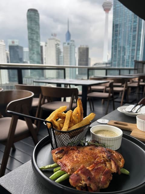 Hotel Maya Kuala Lumpur City Center, Restaurant