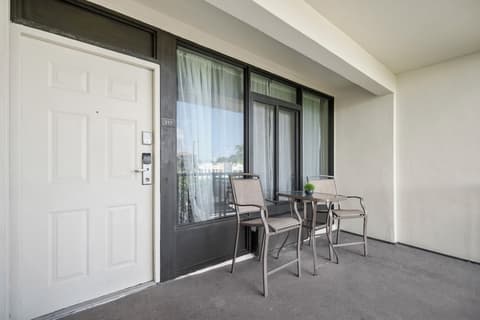 Boca Plaza by Lowkl, Terrace/patio