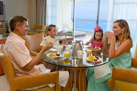 Beach Palace Family Resort & Spa, Room service - dining
