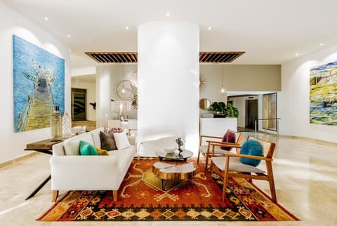 Villa Premiere Boutique Hotel & Romantic Getaway, Interior entrance