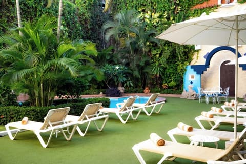 Los Arcos Suites, Outdoor pool