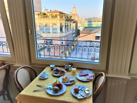 Comfort Hotel Bolivar, Breakfast area