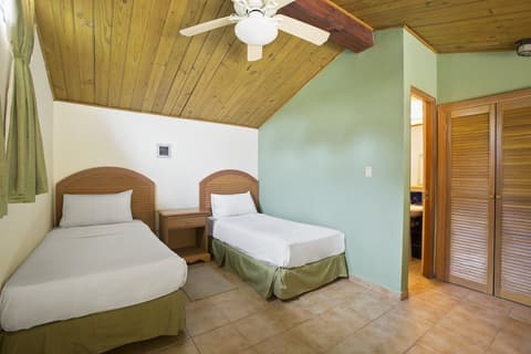 Gamboa Rainforest Reserve, Room