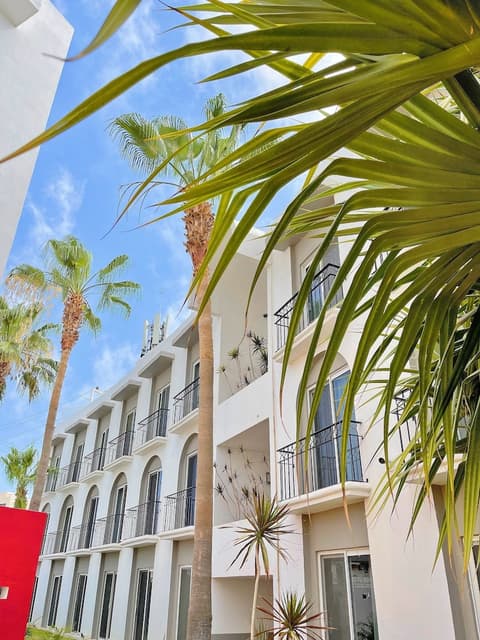 Seven Crown Express & Suites by Kavia, View from room