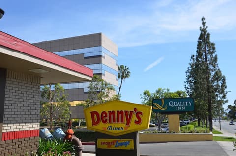 Quality Inn Ontario Airport Convention Center, Dining