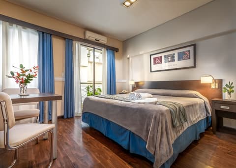 Up Viamonte Hotel, Room