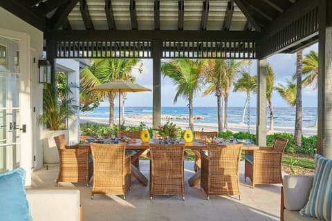 Half Moon, Terrace/patio