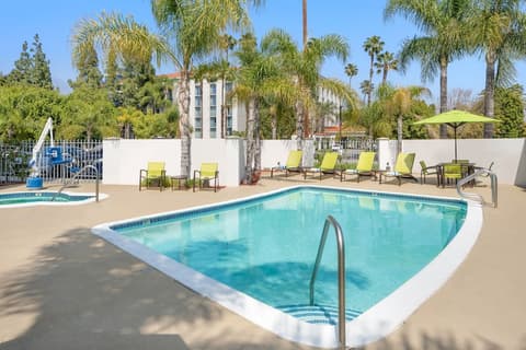 SpringHill Suites by Marriott Pasadena Arcadia, Pool