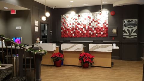 Quality Inn & Suites, Lobby