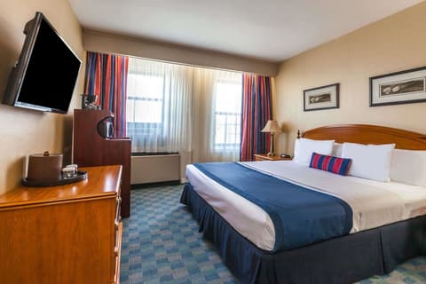 Ramada by Wyndham Jersey City, Room