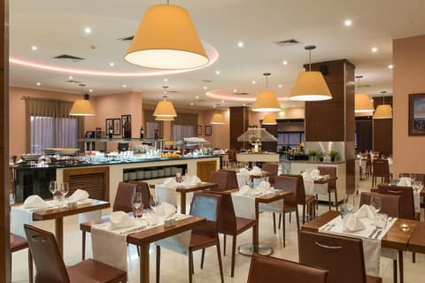 Vila Gale Marina Resort Hotel, Dining