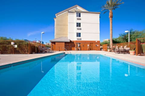 Sonesta Simply Suites Las Vegas Convention Center, Outdoor pool