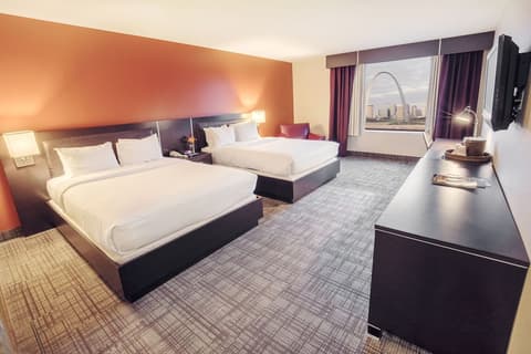 Casino Queen Hotel, Room