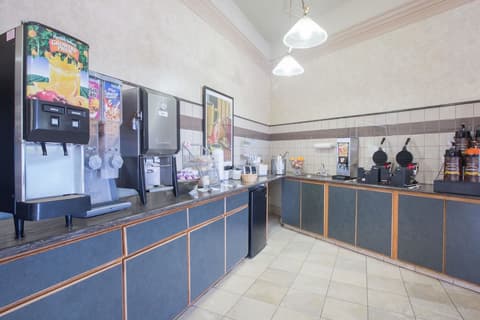 Super 8 by Wyndham Casper West by the River, Breakfast area