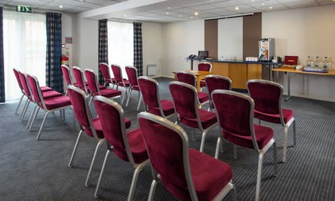 Holiday Inn Express Gloucester - South by IHG, Property amenity