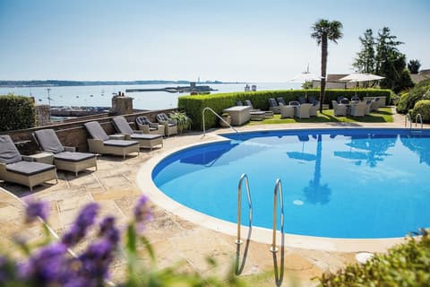 Somerville Hotel, Pool