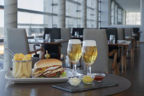 NH Montevideo Columbia, Restaurant