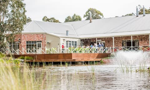 Mercure Ballarat Hotel and Convention Centre, Bar (on property)