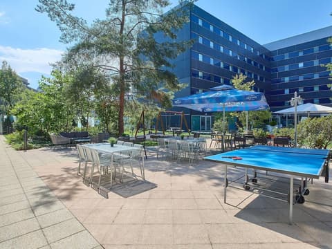 ibis Zurich City West, Exterior