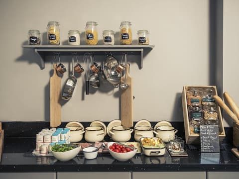 Mercure London Bridge, Breakfast area