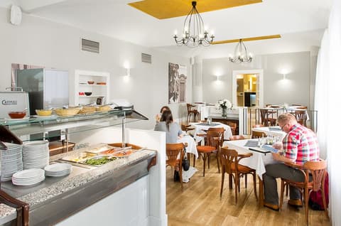 Three Crowns Hotel Prague, Breakfast area