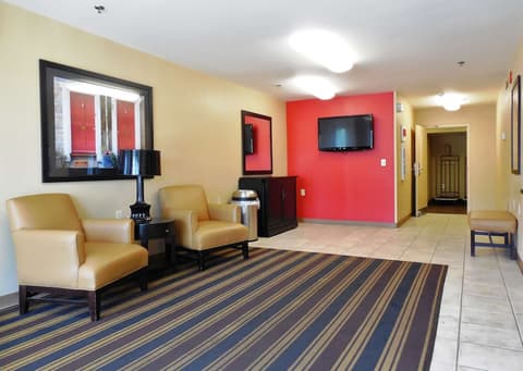 Extended Stay America Suites North Raleigh Wake Towne Dr, Lobby