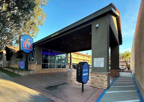 Motel 6 Pasadena, CA – Old Town Pasadena Area, Exterior