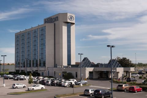 Hilton Montreal Laval, Exterior