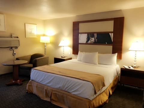 Sunrise Inn Hotel, Room