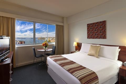 Macleay Hotel, Room