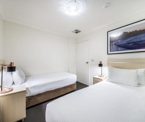 Oaks Sydney Goldsbrough Suites, Room