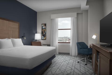 Hampton Inn Indianapolis Downtown Across from Circle Centre, Room