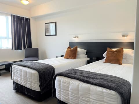 Bay Plaza Hotel, Room