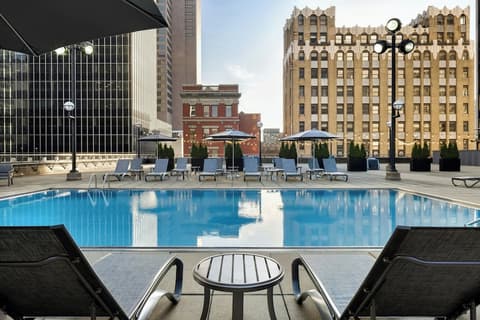 Renaissance Columbus Downtown Hotel, Pool