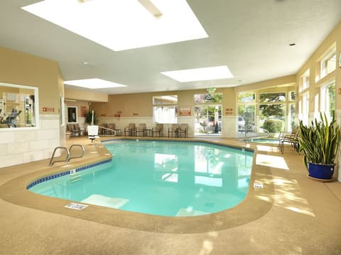 Crystal Inn Hotel & Suites Salt Lake City, Indoor pool