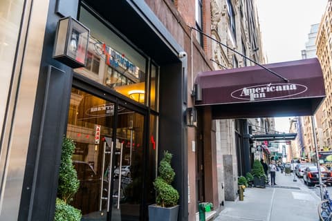 Americana Inn, Front of property