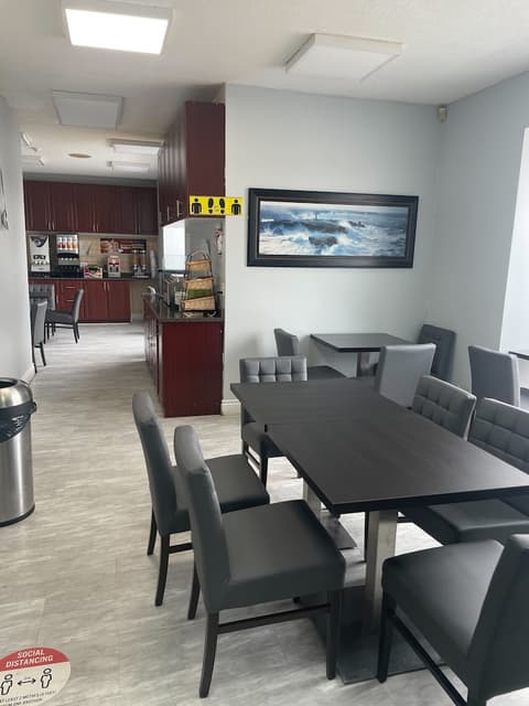 Niagara Lodge & Suites, Reception