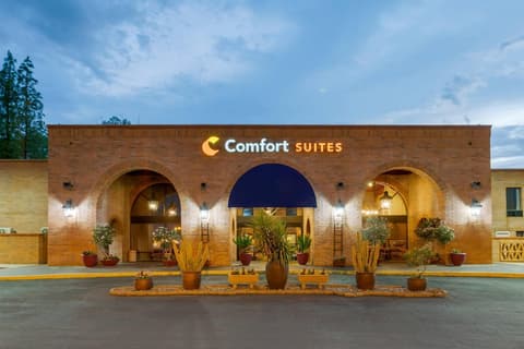 Comfort Suites Tucson near Sabino Canyon, Exterior
