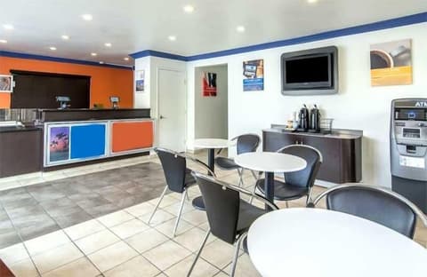 Beachside Inn Motel, Lobby sitting area