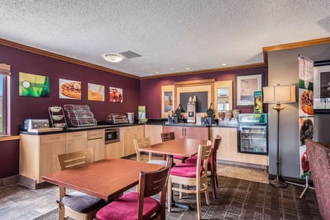 Quality Inn & Suites Missoula Westside, Breakfast area