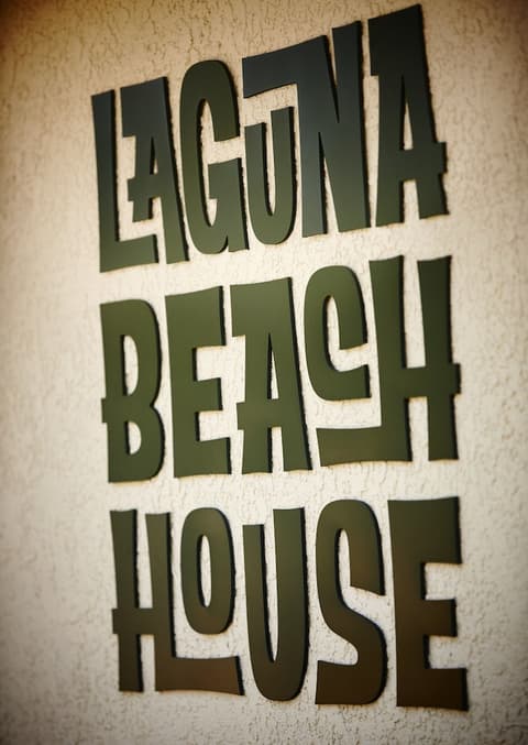 Laguna Beach House, Front of property