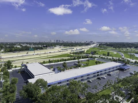 Days Inn by Wyndham Orlando Downtown, Pool