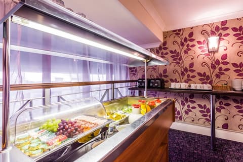 Gardens Hotel, Breakfast area