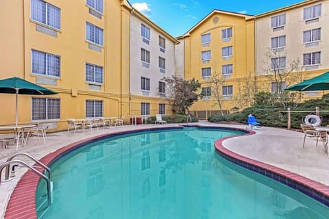 La Quinta Inn & Suites by Wyndham Birmingham Homewood, Pool