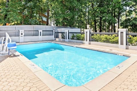 Best Western Gwinnett Center Hotel, Outdoor pool