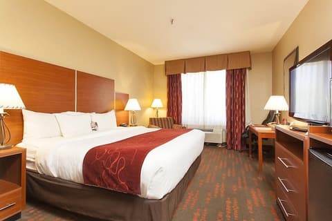 Holiday Inn Express & Suites Santa Fe by IHG, Room