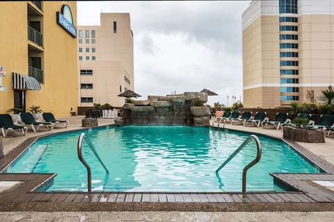 Days Inn by Wyndham Virginia Beach At The Beach, Pool
