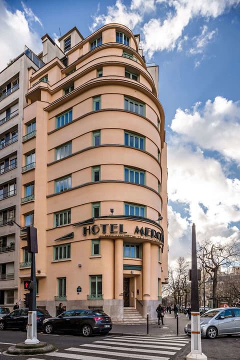 Hôtel Mercedes, Front of property