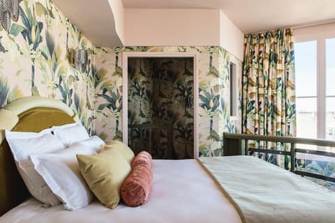 Hôtel Mercedes, Room