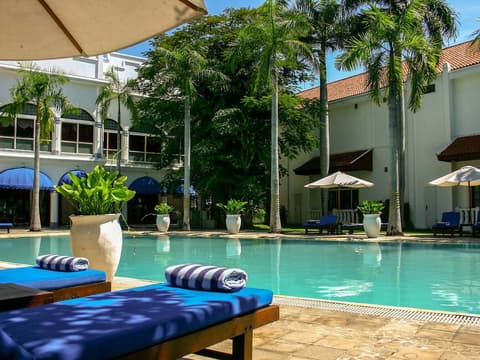 Hotel Majapahit Surabaya - MGallery, Outdoor pool